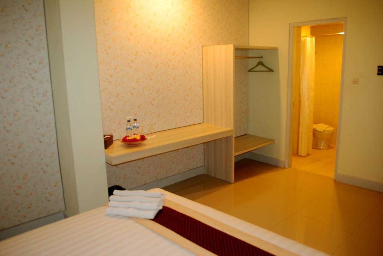 Sky Hotel *